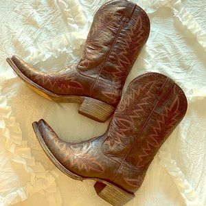 ARIAT cowgirl boots